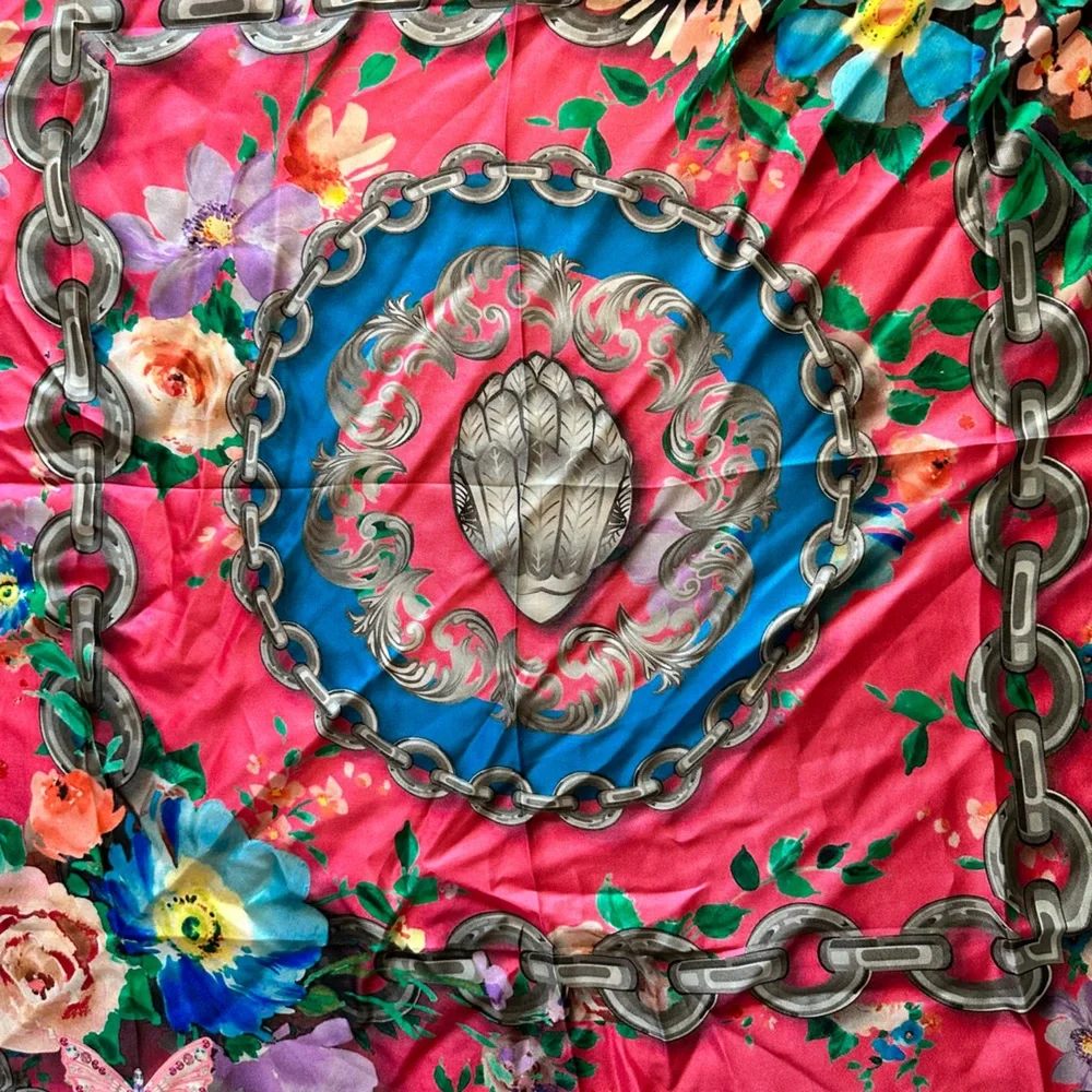NWOT. Woman’s Kurt Geiger London Silk scarf._10